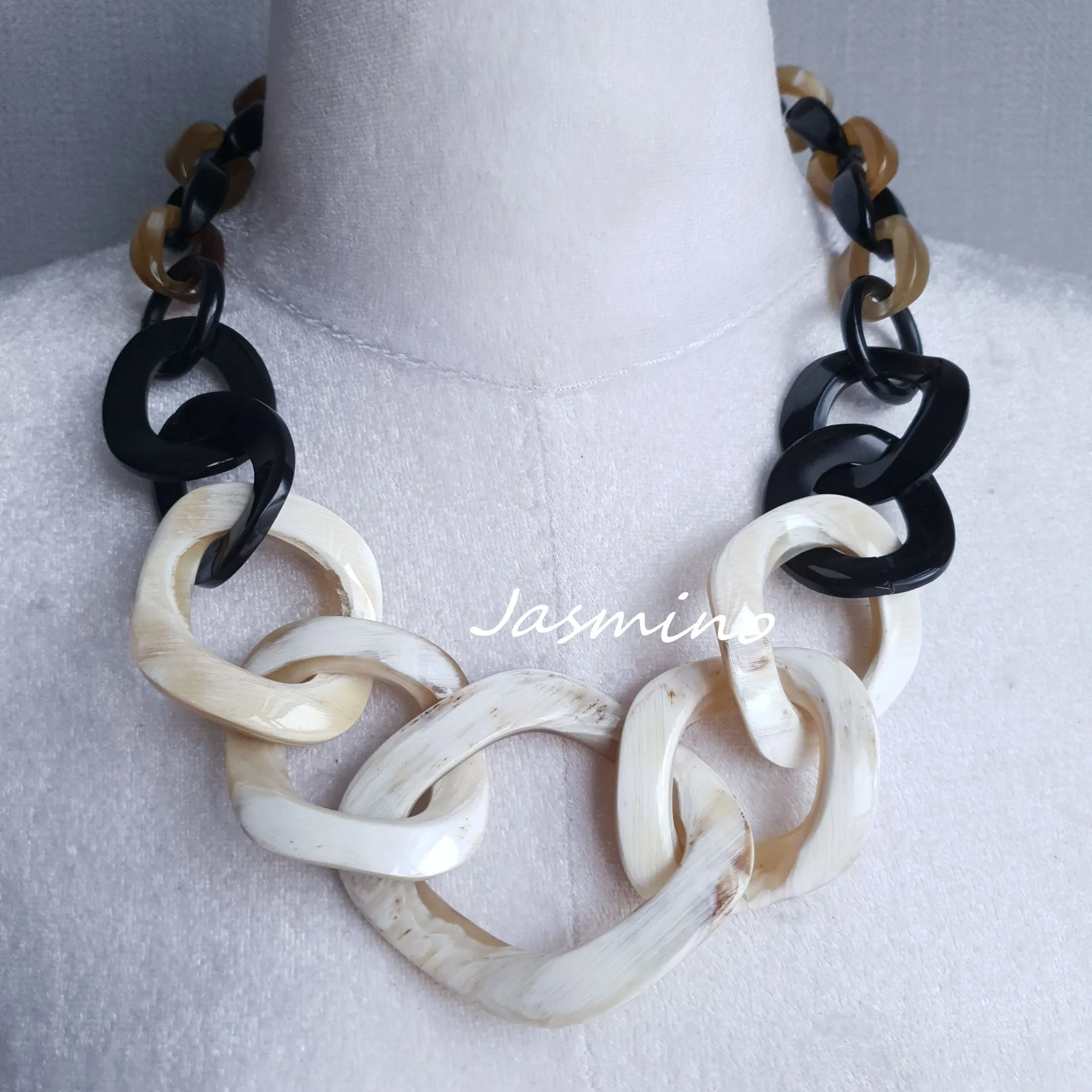 Charming Buffalo Horn Necklace J17876, Made by Natural Material