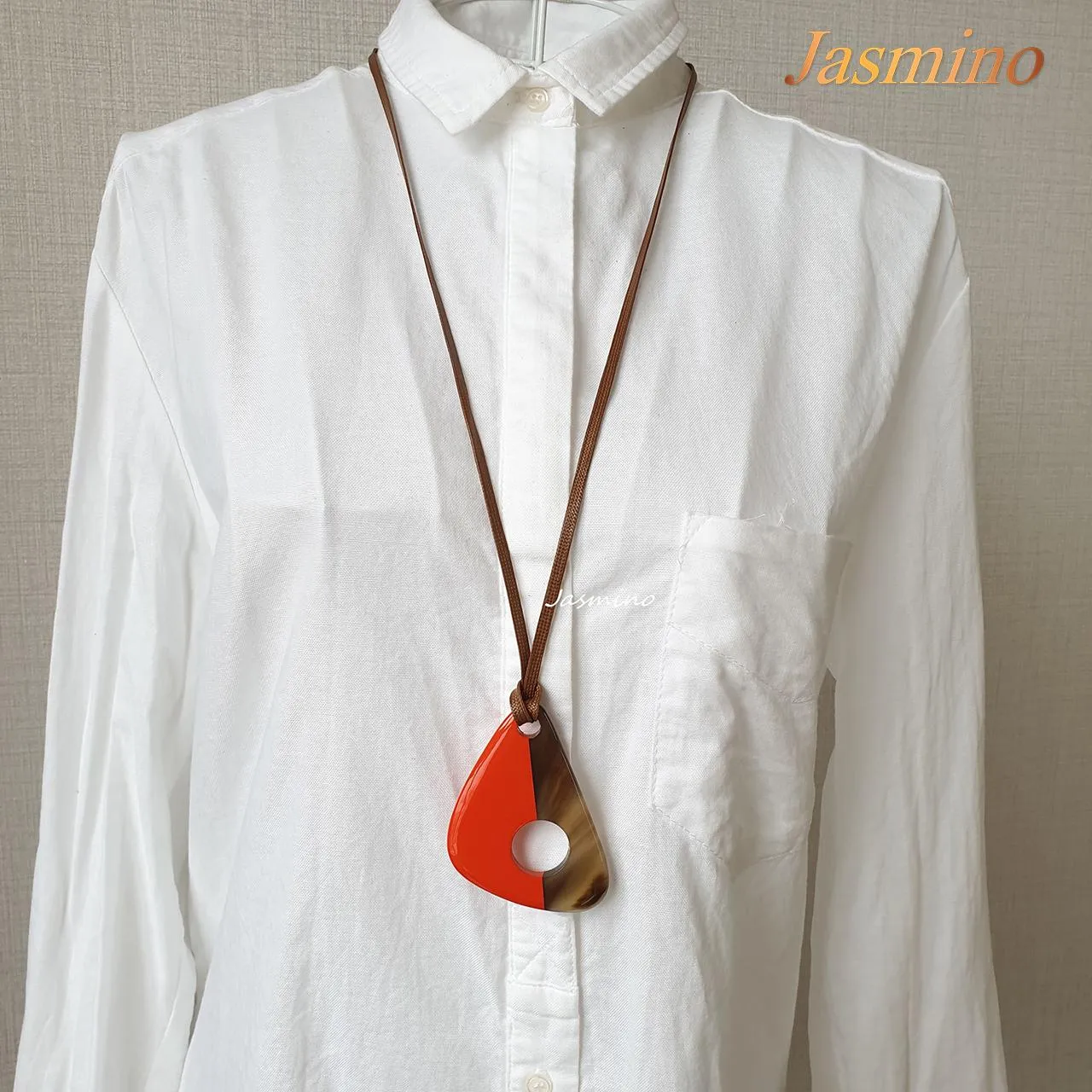 Handmade Pendant J17587, Made by Buffalo Horn and Lacquer