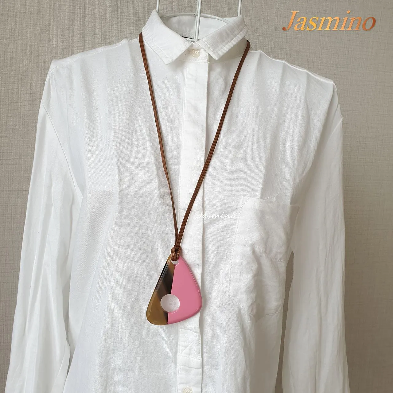 Handmade Pendant J17587, Made by Buffalo Horn and Lacquer
