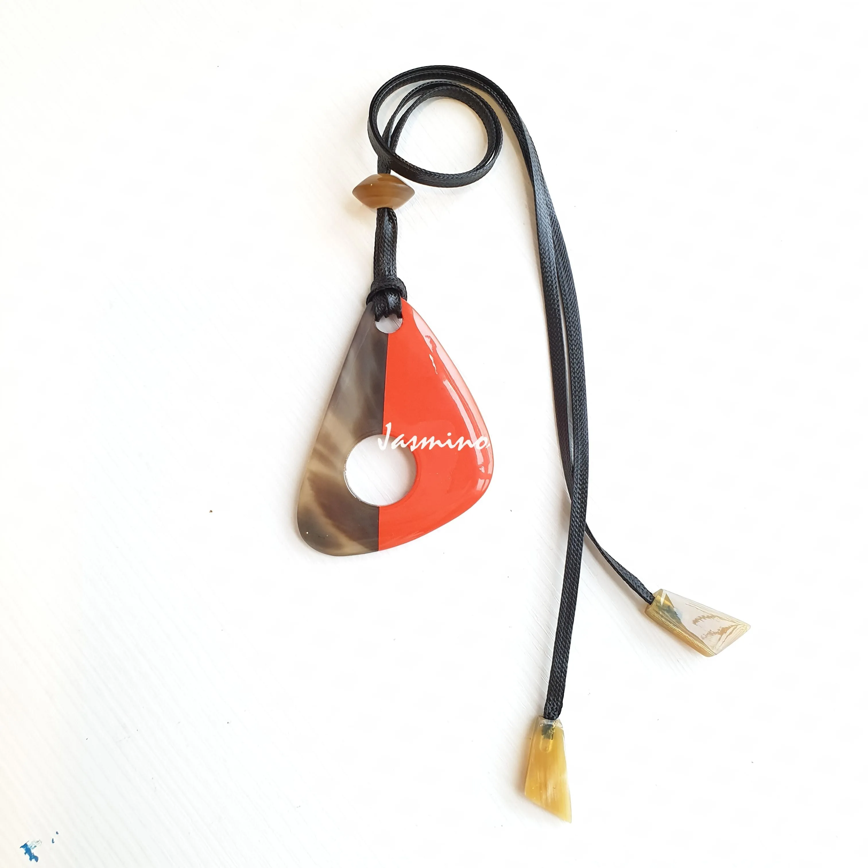 Handmade Pendant J17587, Made by Buffalo Horn and Lacquer
